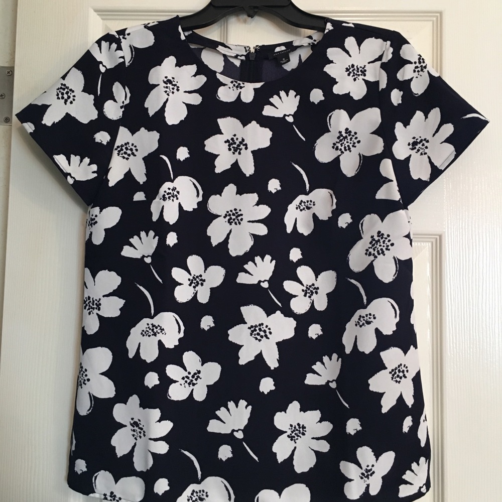 Ann Taylor short sleeve top